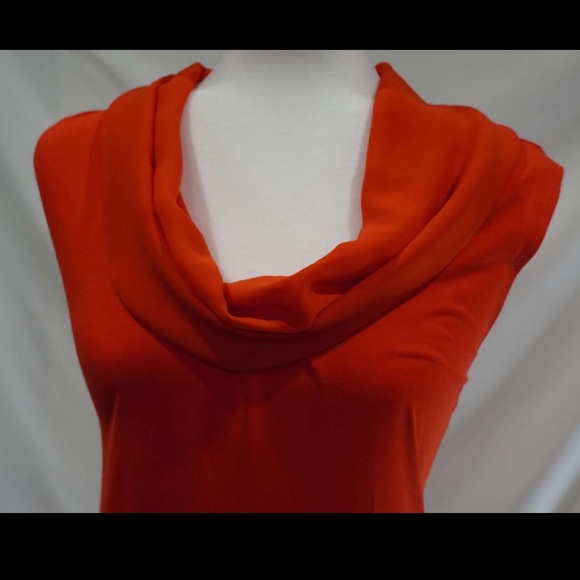 sleeveless T-shirt - Picture 14 of 16